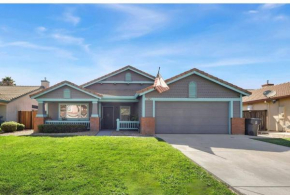 Enchanting 4BR with Rose Garden